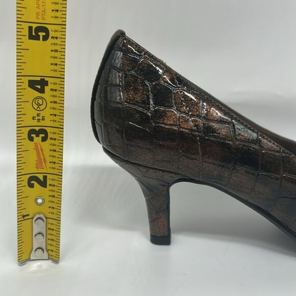 Easy Street Bronze Snake Patent Chiffon Small Heel Pumps Pointed Toe 6.5 WIDE - Picture 13 of 16